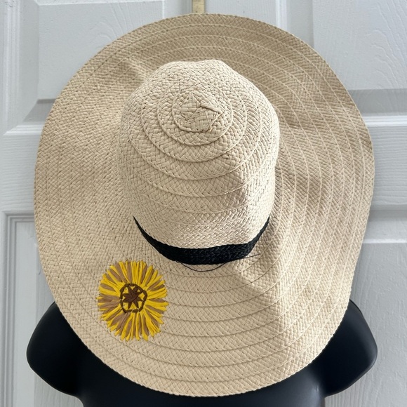 Beach Hat, Summer hat with daisy - Picture 1 of 1